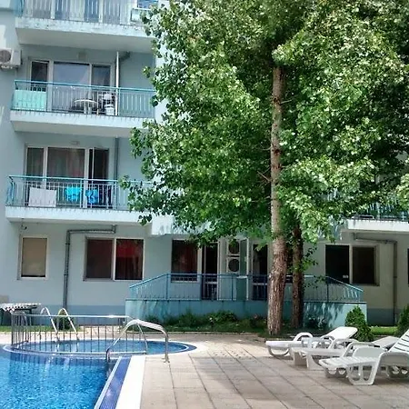 Aparthotel Violet Garden Apart 3*